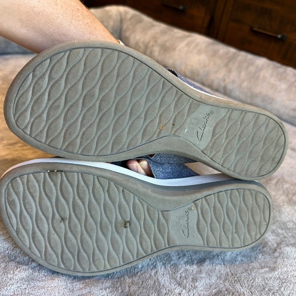 Cloudsteppers by Clarks Women's Gray Criss Cross Slide Sandals Size 9 - Picture 4 of 6